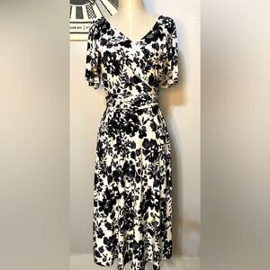 Like New Lauren Ralph Lauren White & Black Floral Dress w/ Fabric Belt Size 8